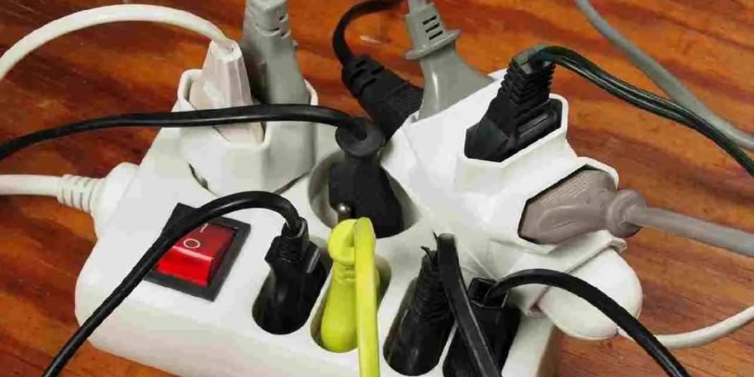 İtfaiyeciler bizzat uyarıyor! Uzatma kablosuna bu cihazları takmak büyük hata: Tehlikeye davetiye çıkarmayın! 3